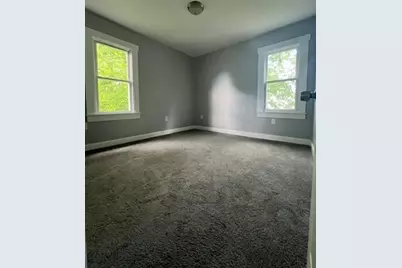 19 Wareham St, Springfield, MA 01108 - Photo 4