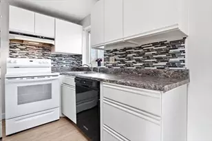 146 Bishop Dr, Framingham, MA 01702 - Photo 2
