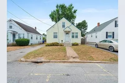 85 Manistee St, Pawtucket, RI 02861 - Photo 2