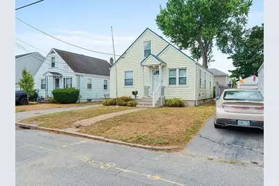 85 Manistee St, Pawtucket, RI 02861 - Photo 1