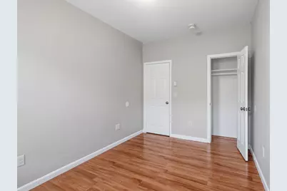 194 Lyman St 3rd FL #15, Holyoke, MA 01040 - Photo 8