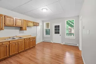 194 Lyman St, Holyoke, MA 01040 - Photo 2