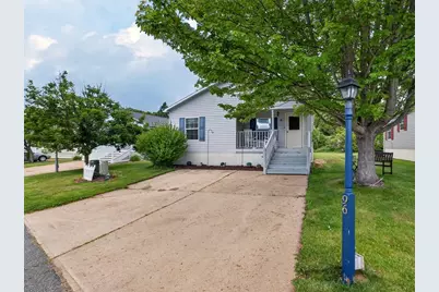96 Songbird Ln, Tiverton, RI 02878 - Photo 2