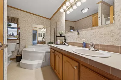 96 Songbird Ln, Tiverton, RI 02878 - Photo 22