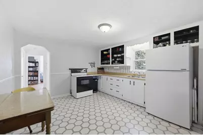 10 Lawrence Ave, South Hadley, MA 01075 - Photo 12
