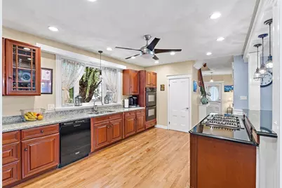 14 Wareham, Medford, MA 02155 - Photo 4