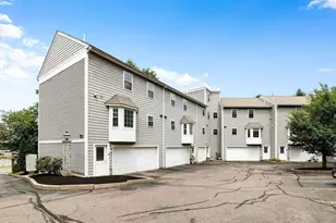 2 Ricciuti Dr, Quincy, MA 02169 - Photo 2