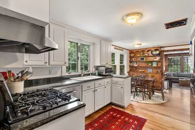 11 Nantucket Road, Wellesley, MA 02481 - Photo 10