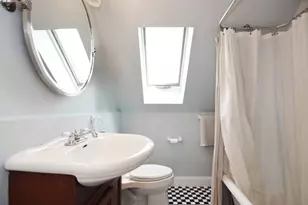 716 E 7th St, Boston, MA 02127 - Photo 10