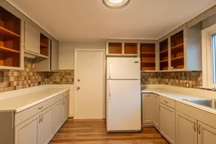 27 Margin St, Peabody, MA 01960 - Photo 8