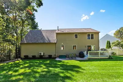 104 Ridgewood Dr, Taunton, MA 02780 - Photo 4