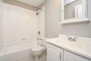 275 Beacon St, Boston, MA 02116 - Photo 16