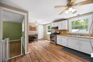 37 Parkerview St, Springfield, MA 01129 - Photo 8