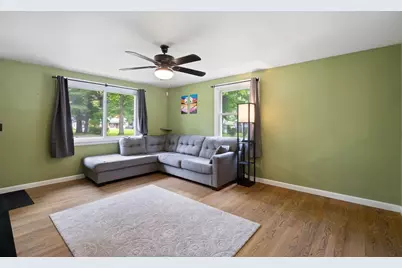 37 Parkerview St, Springfield, MA 01129 - Photo 12