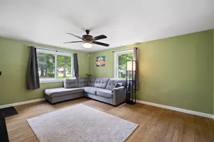 37 Parkerview St, Springfield, MA 01129 - Photo 12