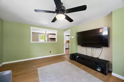 37 Parkerview St, Springfield, MA 01129 - Photo 10
