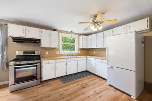 37 Parkerview St, Springfield, MA 01129 - Photo 4
