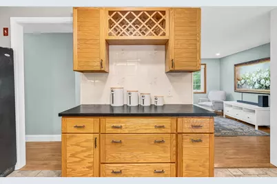 20 Greenlawn Ave, Dracut, MA 01826 - Photo 10