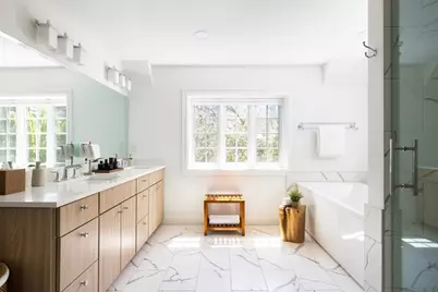 124 Chestnut Hill Rd, Newton, MA 02467 - Photo 12