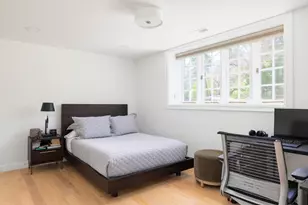 124 Chestnut Hill Rd, Newton, MA 02467 - Photo 18