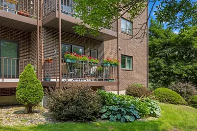 7 Ledgewood Way #4, Peabody, MA 01960 - Photo 2