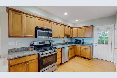 33 Main St #2, Somerville, MA 02145 - Photo 20
