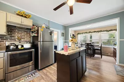 45 Taylor St, Holyoke, MA 01040 - Photo 6
