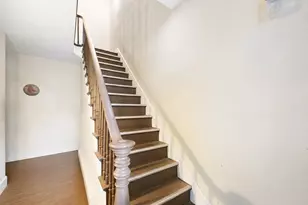45 Taylor St, Holyoke, MA 01040 - Photo 4
