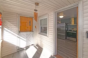 121 Pilgrim Ave, Worcester, MA 01604 - Photo 4