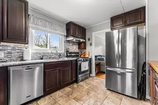64 Rochford Cir, Springfield, MA 01128 - Photo 2