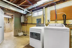 64 Rochford Cir, Springfield, MA 01128 - Photo 20