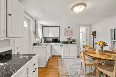528 E 3rd St #A, Boston, MA 02127 - Photo 2