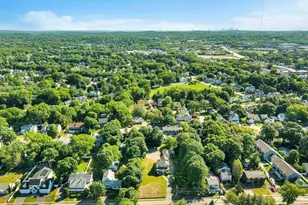 300 Hunnewell St, Needham, MA 02494 - Photo 14