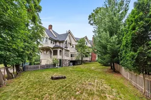 476 Heath St, Brookline, MA 02467 - Photo 4