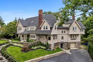 476 Heath St, Brookline, MA 02467 - Photo 2