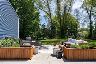 16 Clancy St, Swansea, MA 02777 - Photo 4