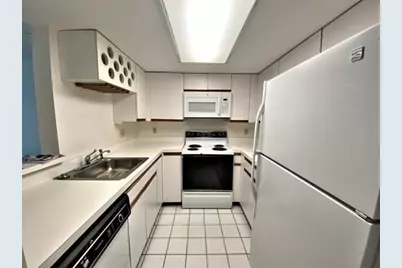 975 Massachusetts Avenue #304, Arlington, MA 02476 - Photo 2