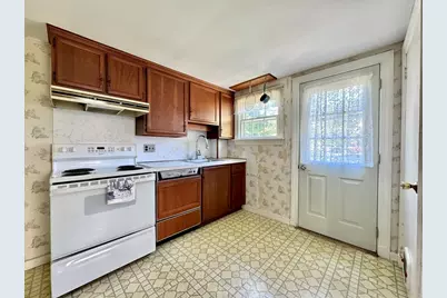 262 W Shore Dr, Marblehead, MA 01945 - Photo 2
