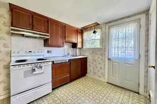 262 W Shore Dr, Marblehead, MA 01945 - Photo 2