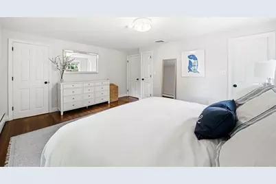 22 Hollywood Rd, Winchester, MA 01890 - Photo 16