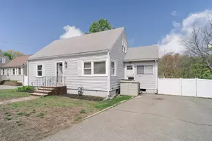 367 Lynnfield St, Peabody, MA 01960 - Photo 2