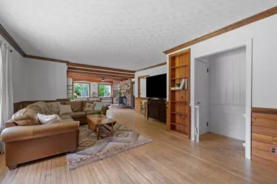 2 Highland Ave, Charlton, MA 01507 - Photo 8