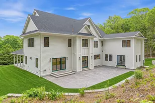33 Pine St, Dover, MA 02030 - Photo 4