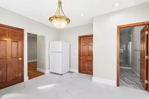 1 Oak Grove Ct, Malden, MA 02148 - Photo 10
