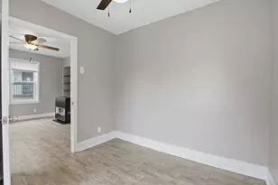 6 Oswald St, Worcester, MA 01607 - Photo 14