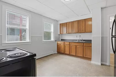 10 Oswald St #1, Worcester, MA 01607 - Photo 4