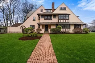 12 Leighton Rd, Wellesley, MA 02482 - Photo 2
