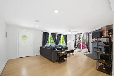 101 Edgewater Dr, Blackstone, MA 01504 - Photo 2