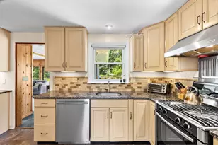 472 Coronation Dr, Franklin, MA 02038 - Photo 10