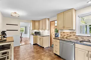 472 Coronation Dr, Franklin, MA 02038 - Photo 8